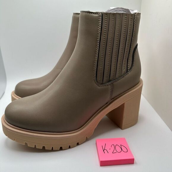 CUSHIONAIRE Women's chelsea boot +Memory Foam 7.5 WIDE TAUPE - Picture 3 of 7